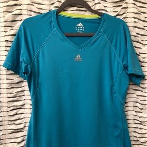 Women’s athletic top